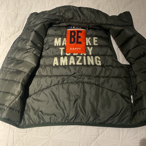 Ikks boy’s vest very soft and light - Picture 3 of 7